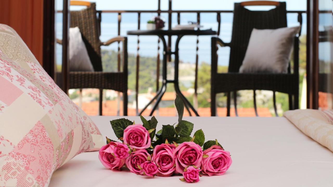 Apartment Iva With Sea View Makarska Buitenkant foto
