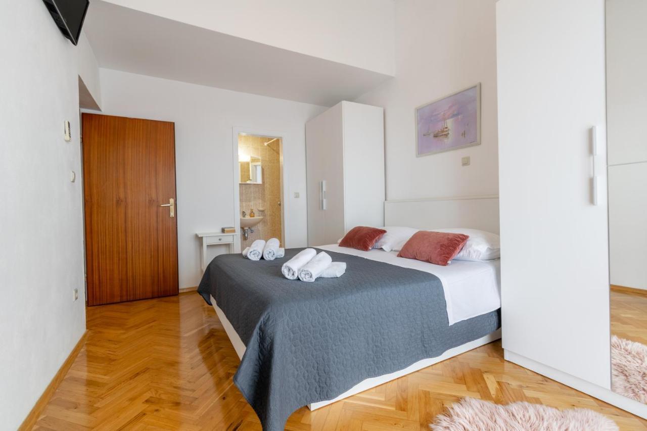 Apartment Iva With Sea View Makarska Buitenkant foto