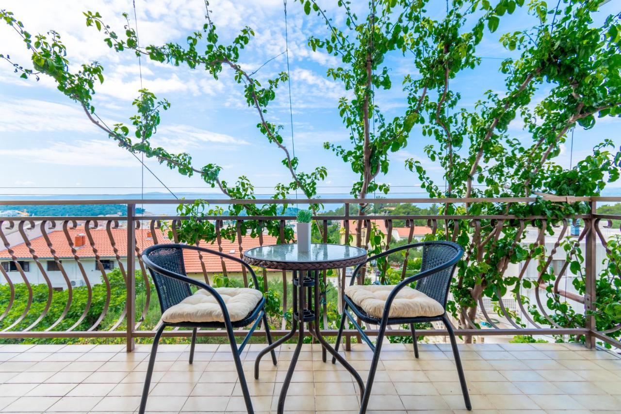 Apartment Iva With Sea View Makarska Buitenkant foto